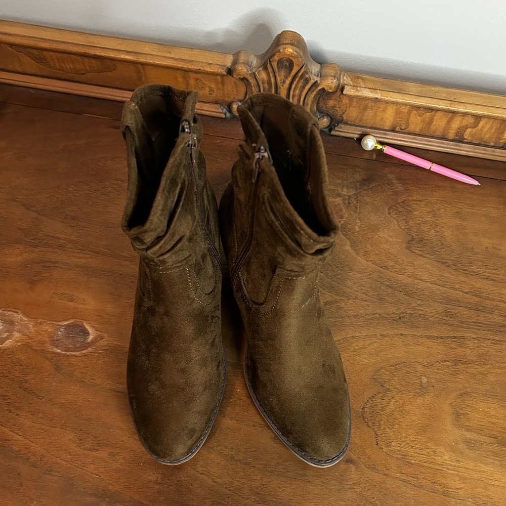 Dominique Nicole Dark Brown Faux Suede Slouch Ankle Booties, Size 7.5 - Picture 8 of 11